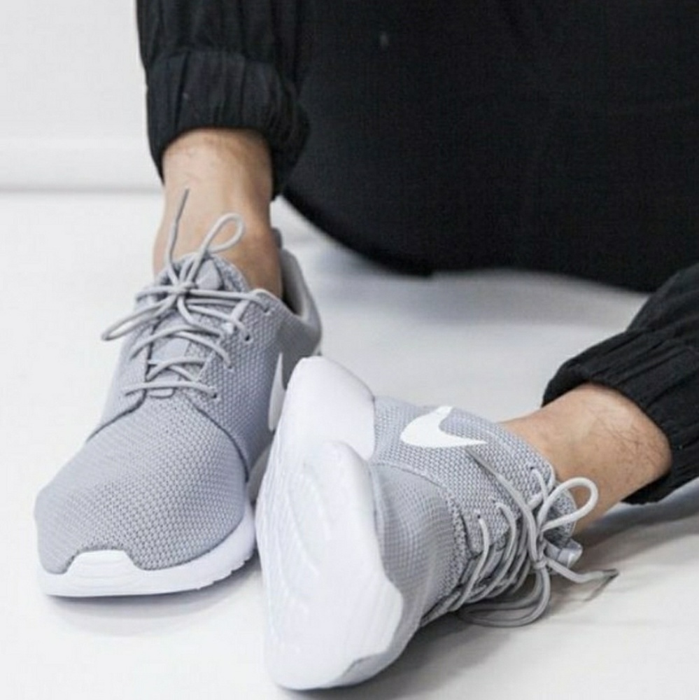 Super stylish Grey/White Nike athletic sneakers